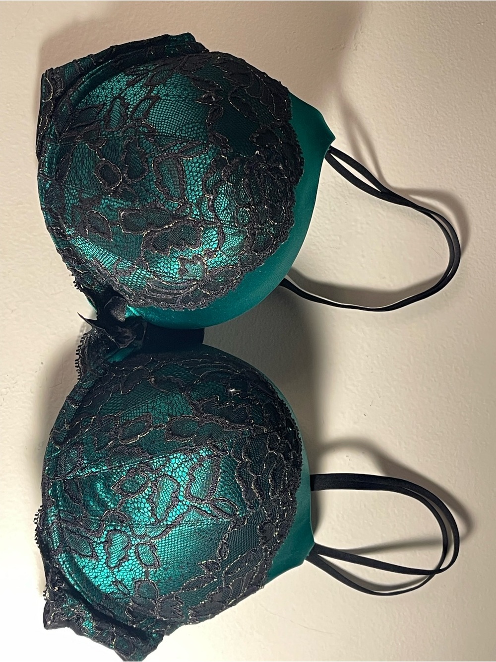 Victoria's Secret Emerald Green Push-Up Bra with Black Lace